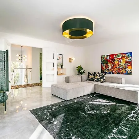 91-exclusive Modern With Private Pool , Villa
