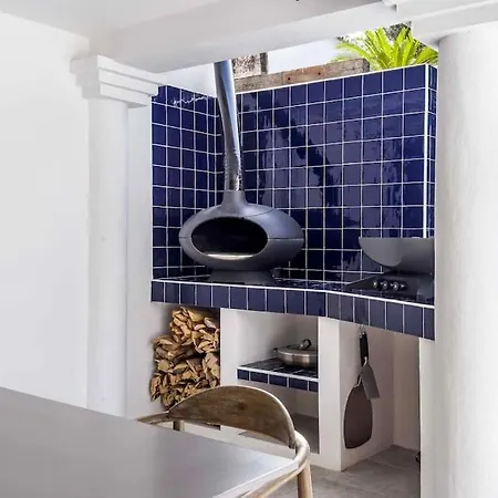 91-exclusive Modern With Private Pool ,