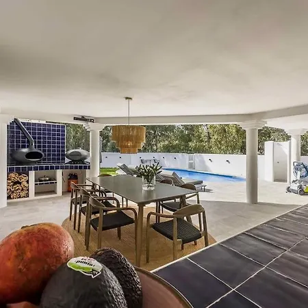 91-exclusive Modern With Private Pool ,