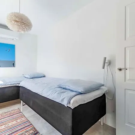 91-exclusive Modern With Private Pool ,