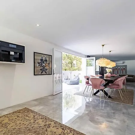 91-exclusive Modern With Private Pool ,